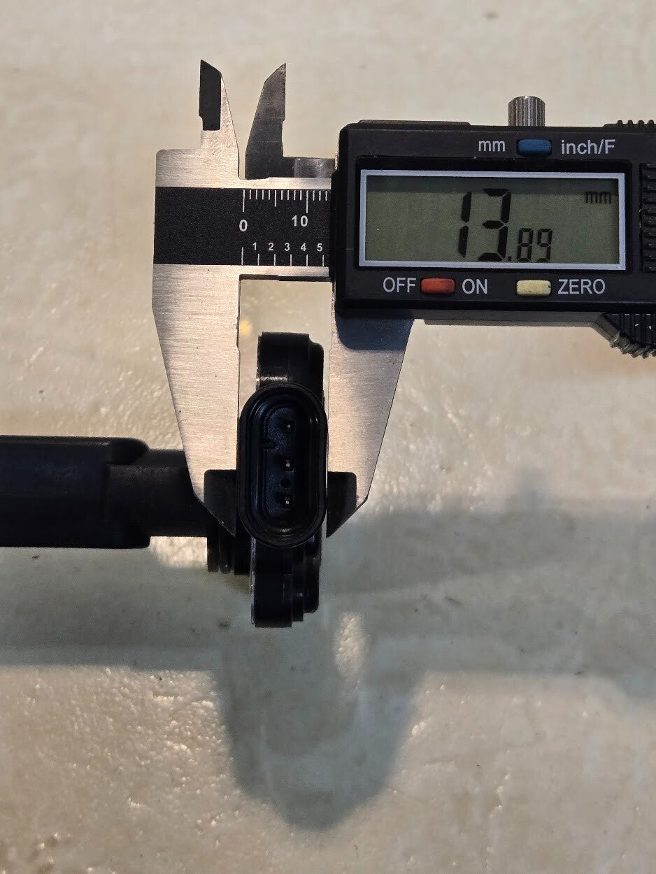 2 Quantity of Mass Air Flow Sensors AFH50M-05 | A1112 | 50015A (2 Quantity)