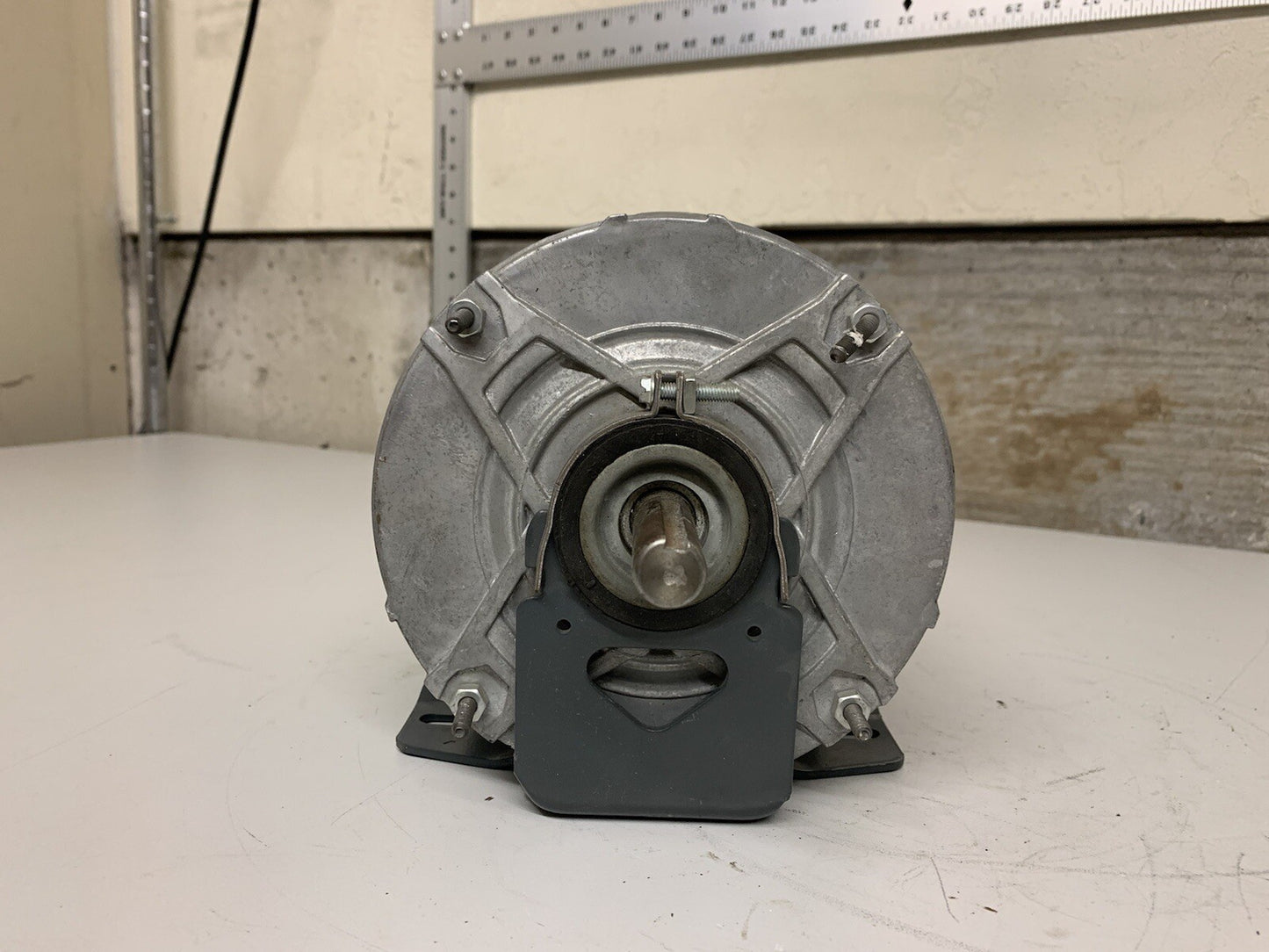 H137 Marathon Motor 1/4HP 1140RPM 56 TENV 115 Volt 1 Phase 5KH49MN6057S -DAMAGED