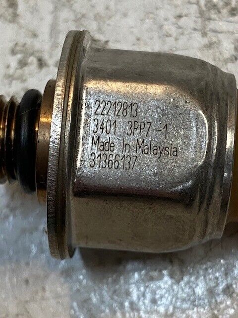 Fuel Oil Pressure Sensor Switch Transducer 22212813 | 3401 | 3PP7-1 | 31366137