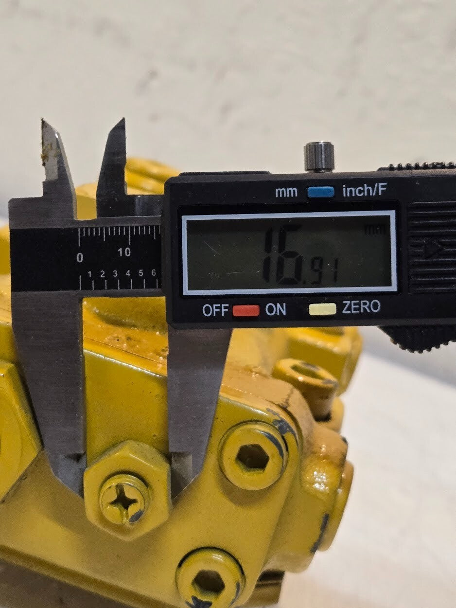 Hydraulic Control Valve SD7X6 | 9-1/2" x 4-7/8" x 3-1/2" | 10 mm Thread