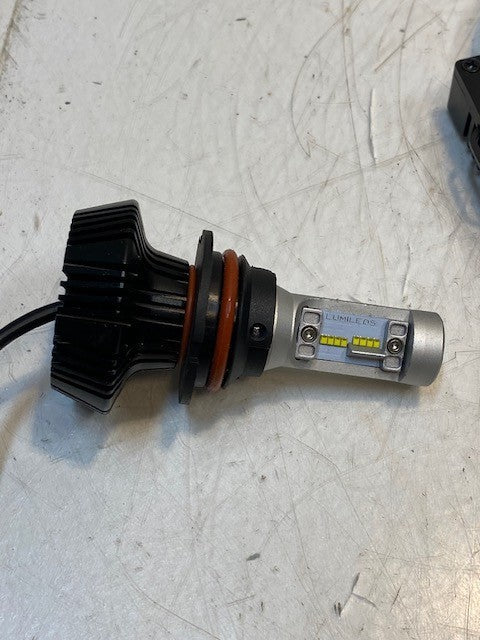 2 Quantity of LED Headlights DC12-24V 8000LM 6E (2 Quantity)