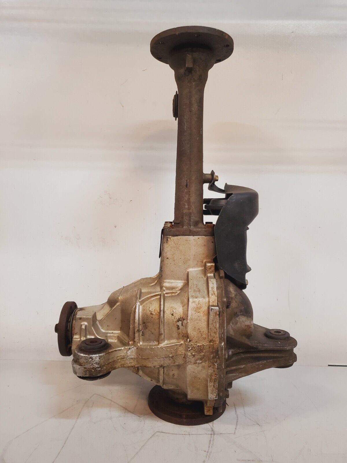 Ford Front Differential Carrier F65W-3B232-AA | NMP | 51AA Not Tested