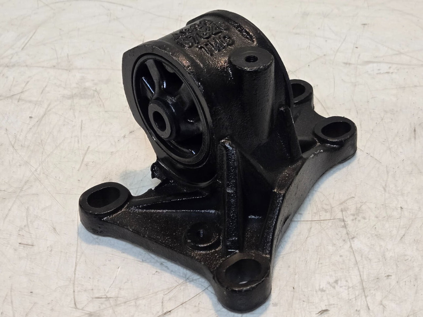 Auotmatic Transmission Mount AC33 for Ford | 87626 | TNC | 12.3 mm Mount Bore