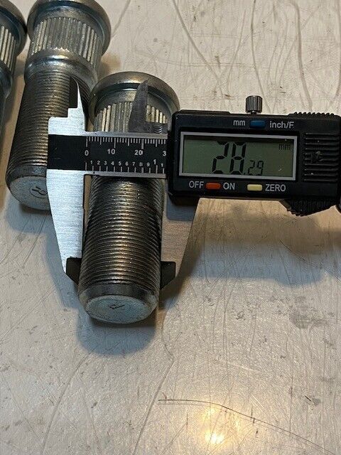 4 Quantity of Navistar Wheel Stud Lug Bolts For Ford 292964C1 | W988R (4 Qty)