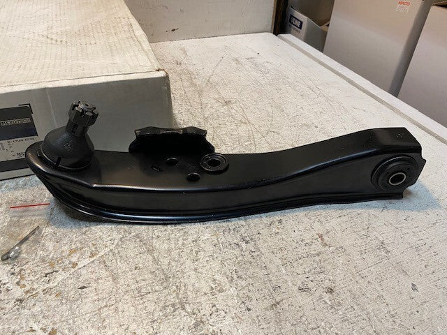 Mevotech Supreme Suspension Control Arm & Ball Joint Assembly MS3063