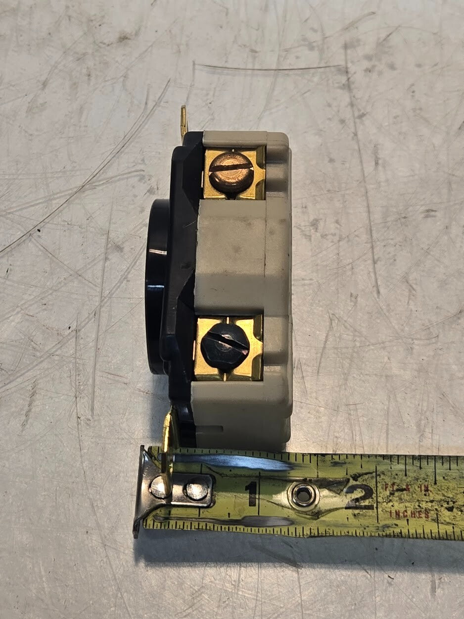 Hubbell Twist-Lock Receptacle L5-20R | 20A 125V | 2 Poles Screw Terminals