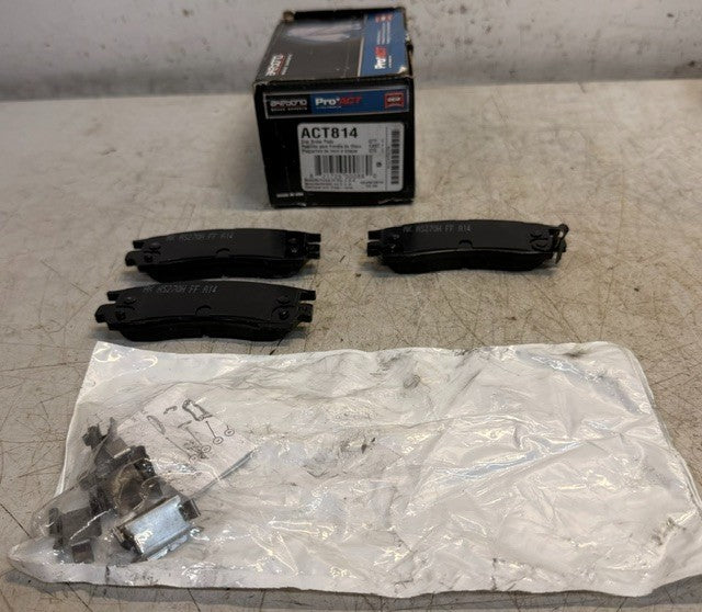 Box Of 4 Akebono ProACT Ultra-Premium Ceramic Brake Pads ACT814