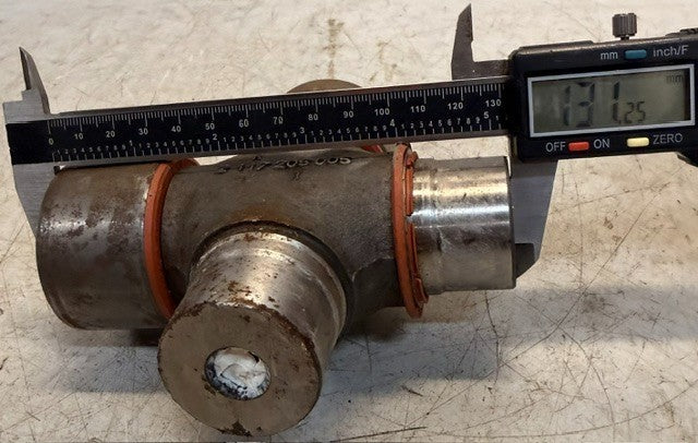Cross Universal Joint 2-117-205-005 Driveline Power Transmission Component