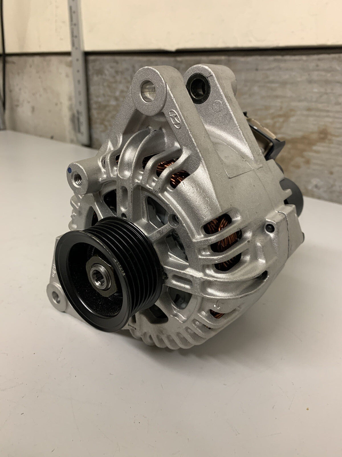 Remanufactured OEM Kia Sedona Alternator 37300-39435RU