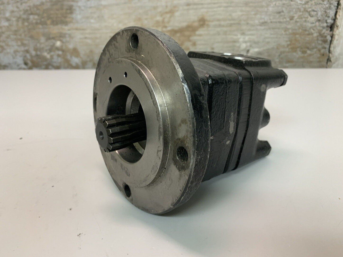 Danfoss 151F0539 OMSS 200 Hydraulic Motor 11087655 | N11945568 - DAMAGED