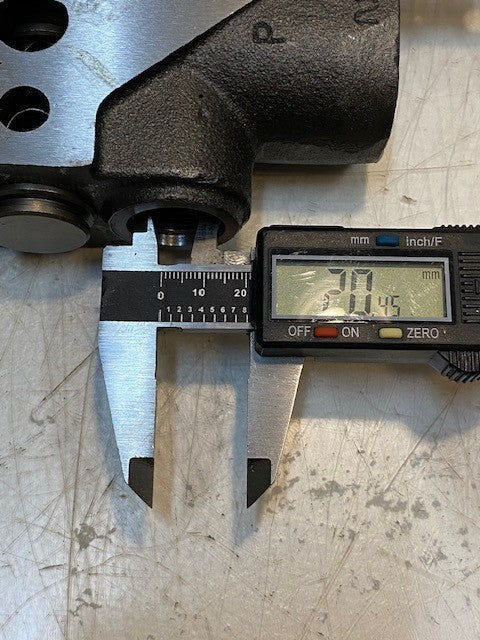 Double Acting Hydraulic Valve 30100-258C | J146