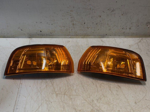Pair R&L Amber Front Corner Turn Signal Lights SCL 040-0222R/L ACD 92 TAA 9212