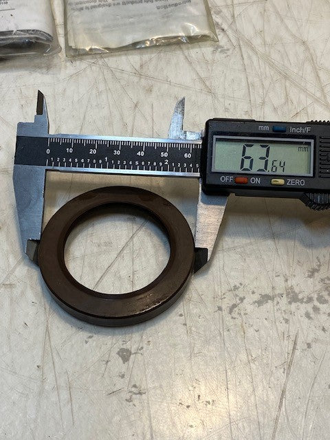 3 Quantity of Eaton 990709 Type Pump and Motor Shaft Seal Kits (3 Quantity)