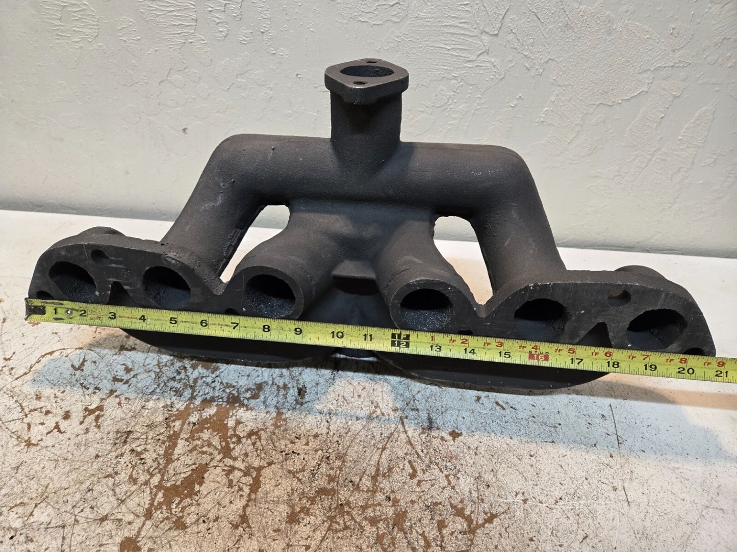 Exhaust Manifold M-5001 for Farmall 358308R11