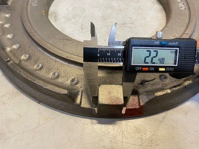 DANA SPICER Clutch Pressure Plate 170C70 OD 13-3/4" Bore 7-3/8"