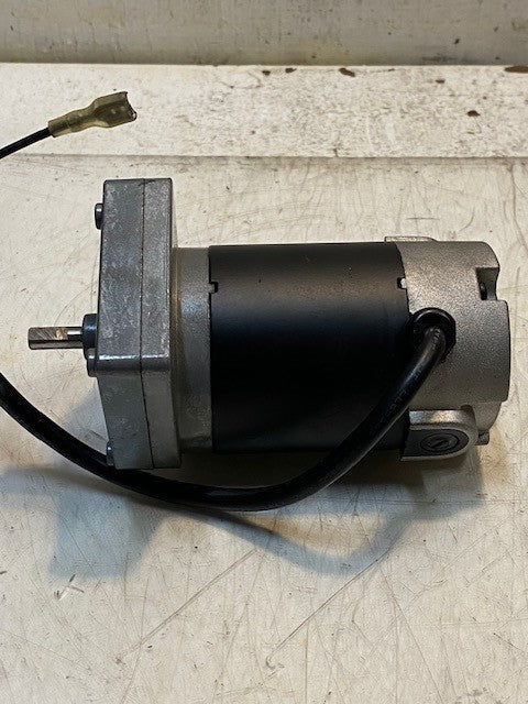 Servo Electric Gear Motor 6-1/2" Long 3" Wide 3-3/4" Tall 8mm Shaft 77mm OD