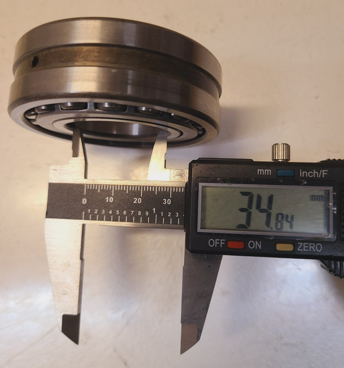URB Spherical Roller Bearing 22207 CC3 W33