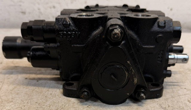 Husco International Multi-Spool Hydraulic Control Valve H02A109600 Industrial