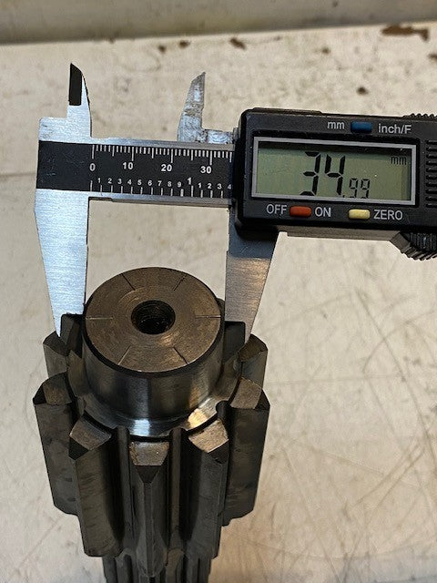 Bull Pinion Shaft 7" Long 39mm 14-Teeth 64mm 10-Teeth 24mm End 35mm End