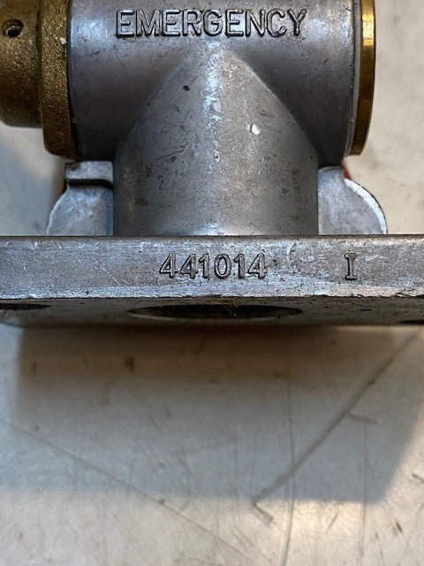 441014 Gladhand, Emergency, Aluminum Body with Shut Off, Red