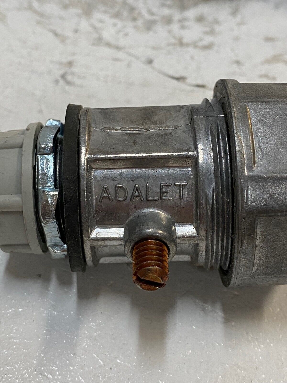 5 Qty of Adalet Jacket Over Armor Conduit Fittings JAG 05B, JAG 95-05 (5 Qty)