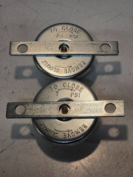 2 Quantity of Water Caps 7 Psi 4" OD for Electromotive 1-09087281 (2 Quantity)