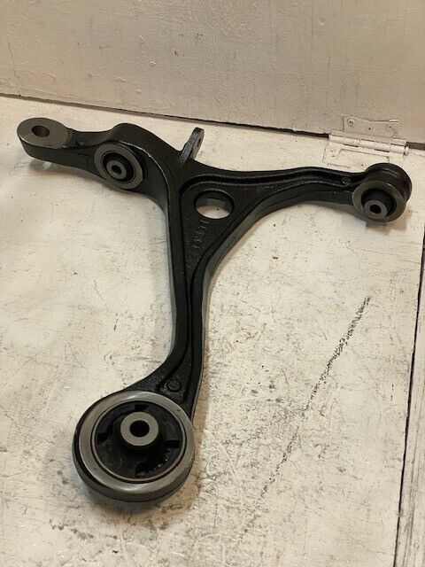 Right Suspension Control Arm 85064 R 2 SV17 18" Long 17" Wide 3" Tall