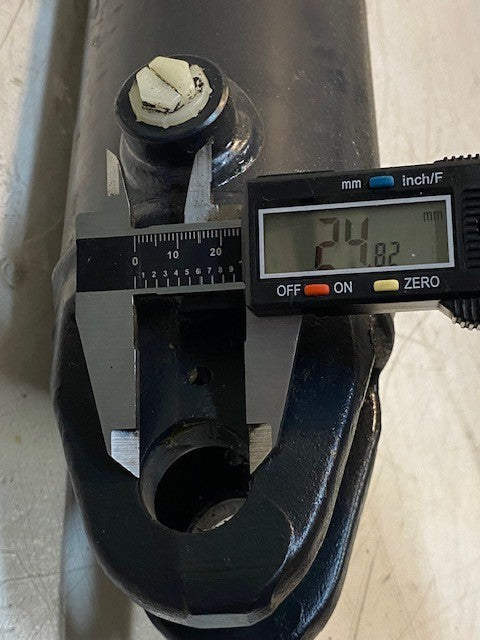 Hydraulic Cylinder A215043 | W10G15 | 20-3/4" Long 24mm Bore 92mm OD