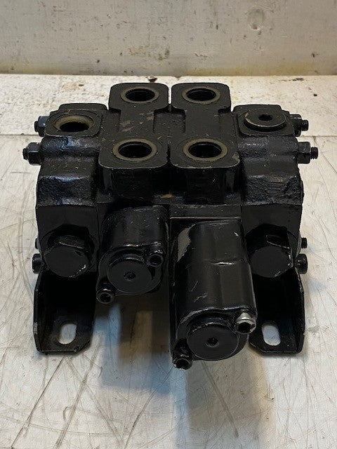 Hydraulic Directional Control Valve FM4 | FM5 | 7" x 9-1/2" x 4-1/4"