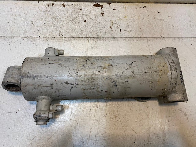 Hydraulic Cylinder 557384 | 30S97 | 900 | 32mm Bore 18-1/4" L 8" W 4-1/2" Dia.
