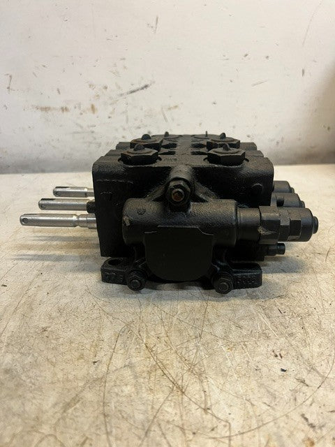 Husco 3-Spool Hydraulic Control Valve J03A5971 | 8520304 | 5000C404 Assembly