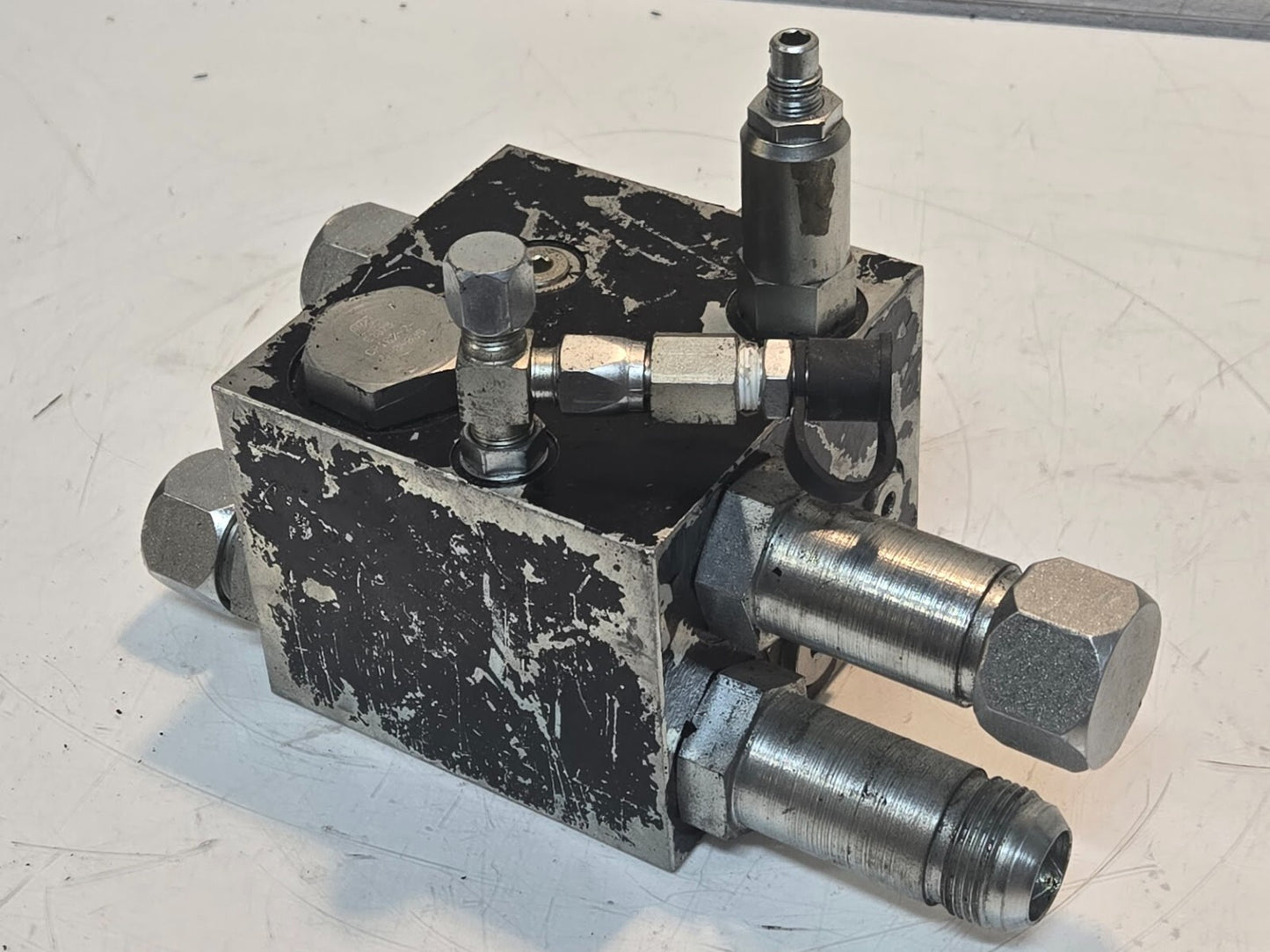 Comatrol Hydraulic Valve Manifold 11153045 A | E2995 | E2815.7 | w/ Check Valves