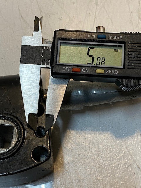 Vertical Curtain Gear Wormgear Bracket w/ Square Center 14mm