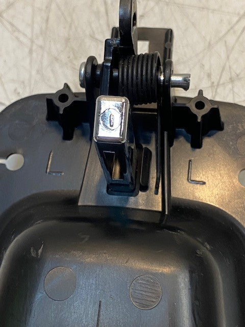 INTERNATIONAL DELPHI LEFT SIDE DOOR HANDLE 16643439