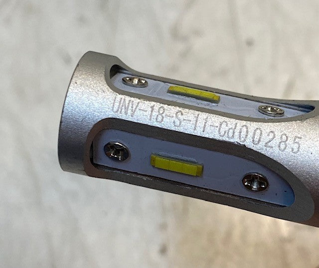 2 Quantity of LED Headlight Bulbs UNV-18-S-11-Cd00285 (2 Quantity)