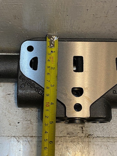 Double Acting Hydraulic Valve 30100-258C | J146