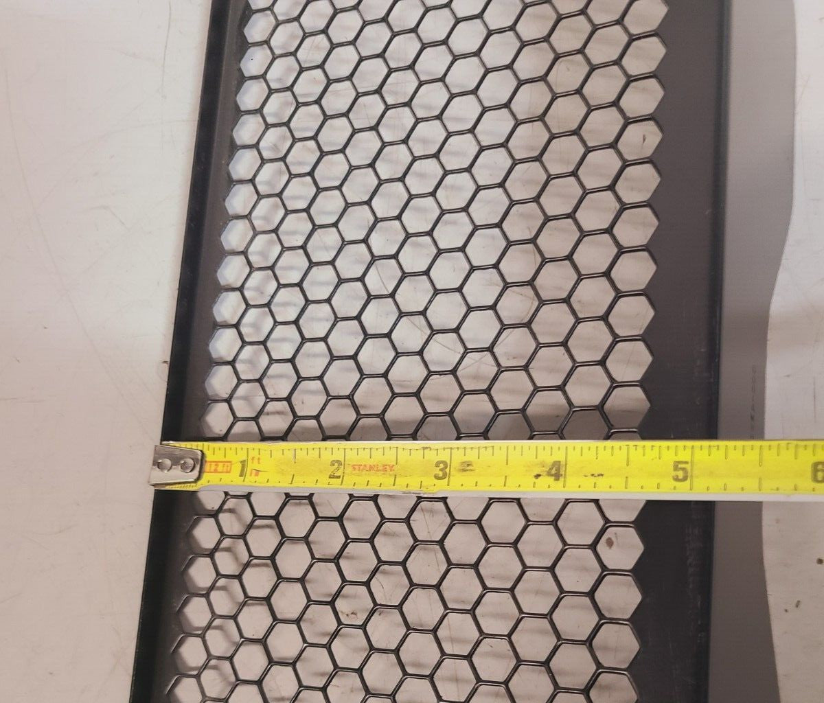 Screen - Scoop Hood Center Reinforcement 17-13659-000