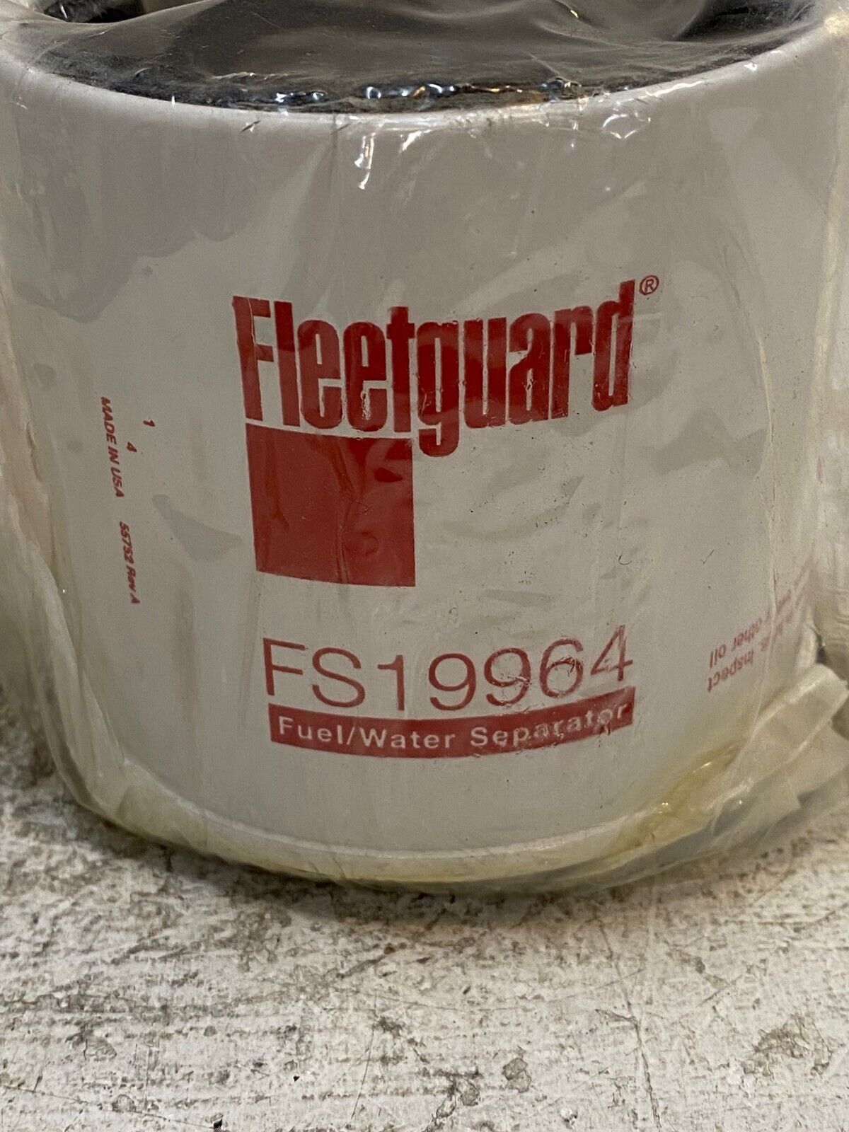 2 Quantity of Fleetguard Fuel/Water Separators FS19964 (2 Quantity)