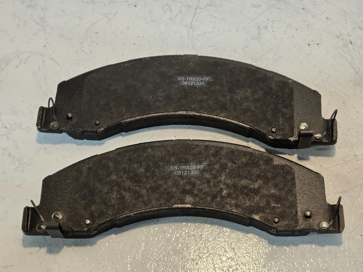 Brake Pads SS-1R820-FF | 08121335 | 9 5/8" Long | 1/2" Pad Thickness