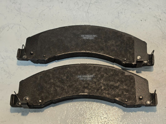 Brake Pads SS-1R820-FF | 08121335 | 9 5/8" Long | 1/2" Pad Thickness