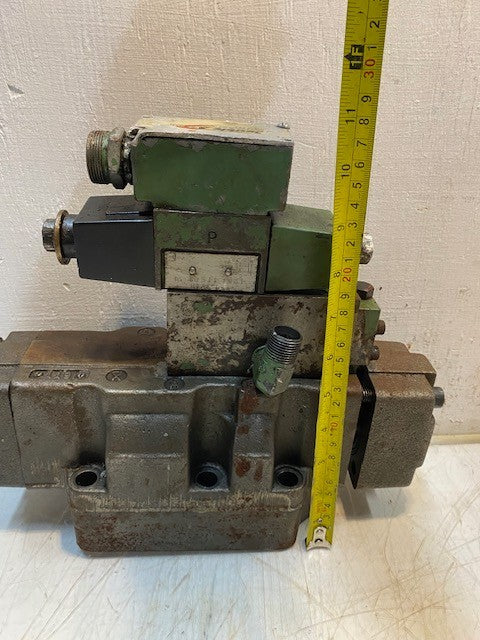 Double A Hydraulic Directional Control Valve Assembly QF-005-FF-10B1 | 119L