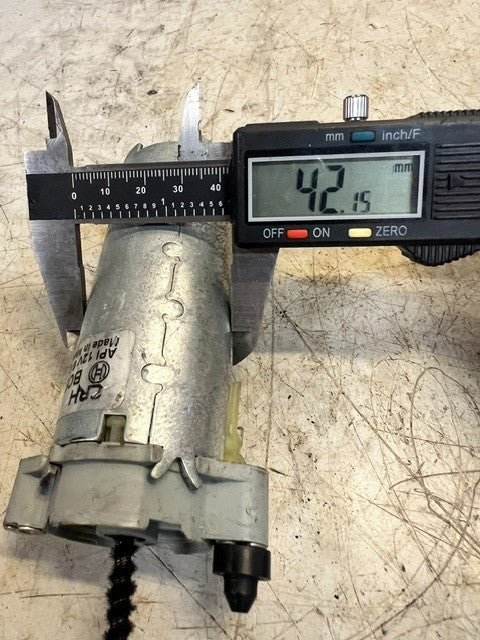 Bosch 12V Seat Adjustment Motor P0-12159 | RA2 027 Direct Motor Replacement