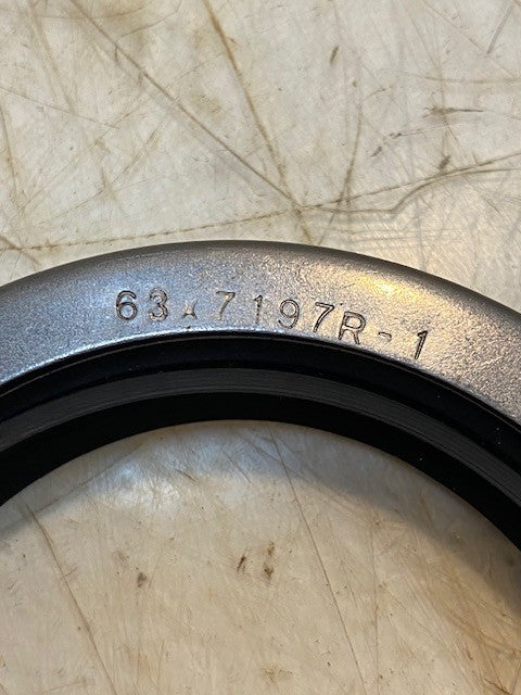 Garlock Klozure 23547-7197 | 63R1x7197 Hi-Performance Double-Lip Oil Seal