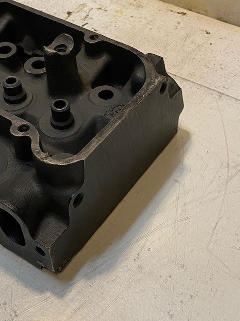 Cylinder Head Center 14077162 | C130 | 6M10 | 20-5/16" Long 8-1/4" Wide
