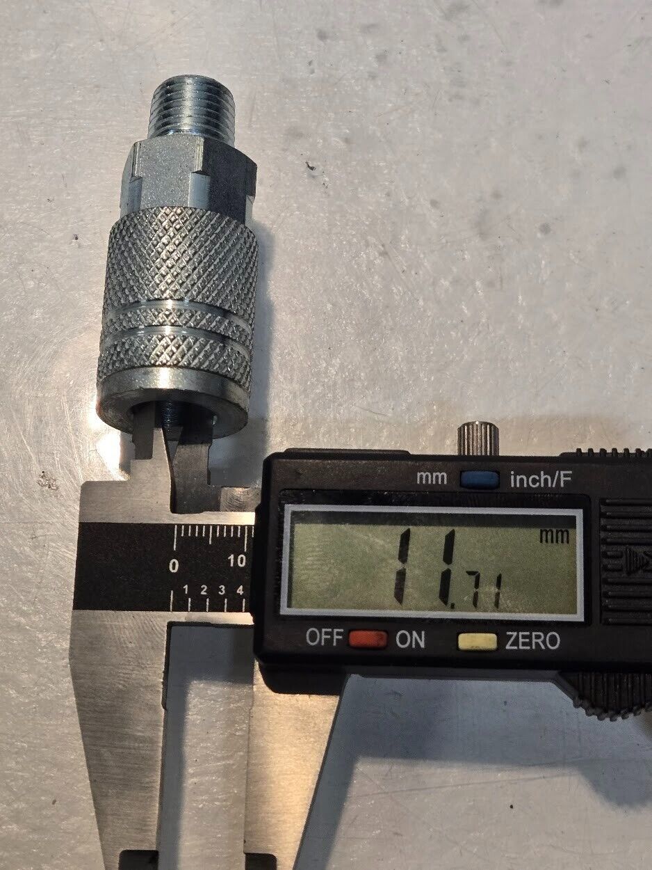 7 Quantity of AMFLO C21 Steel 1/4" Quick Connect Couplings 1/4" MPT (7 Qty)