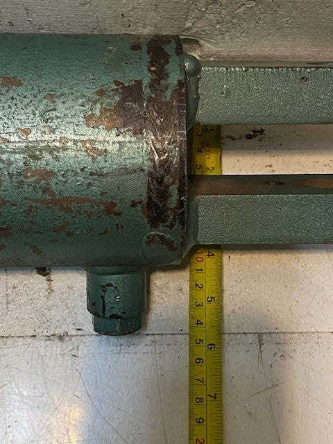 Hydraulic Cylinder 33-09-G | 19673C | 22-1/2" Long 6" Deep 4-1/2" Dia. 25mm Bore