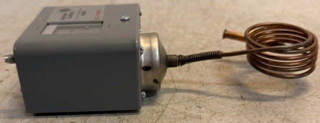 Johnson Controls P70AB-2C Single-Pole Low-Pressure Control Switch With Hardware