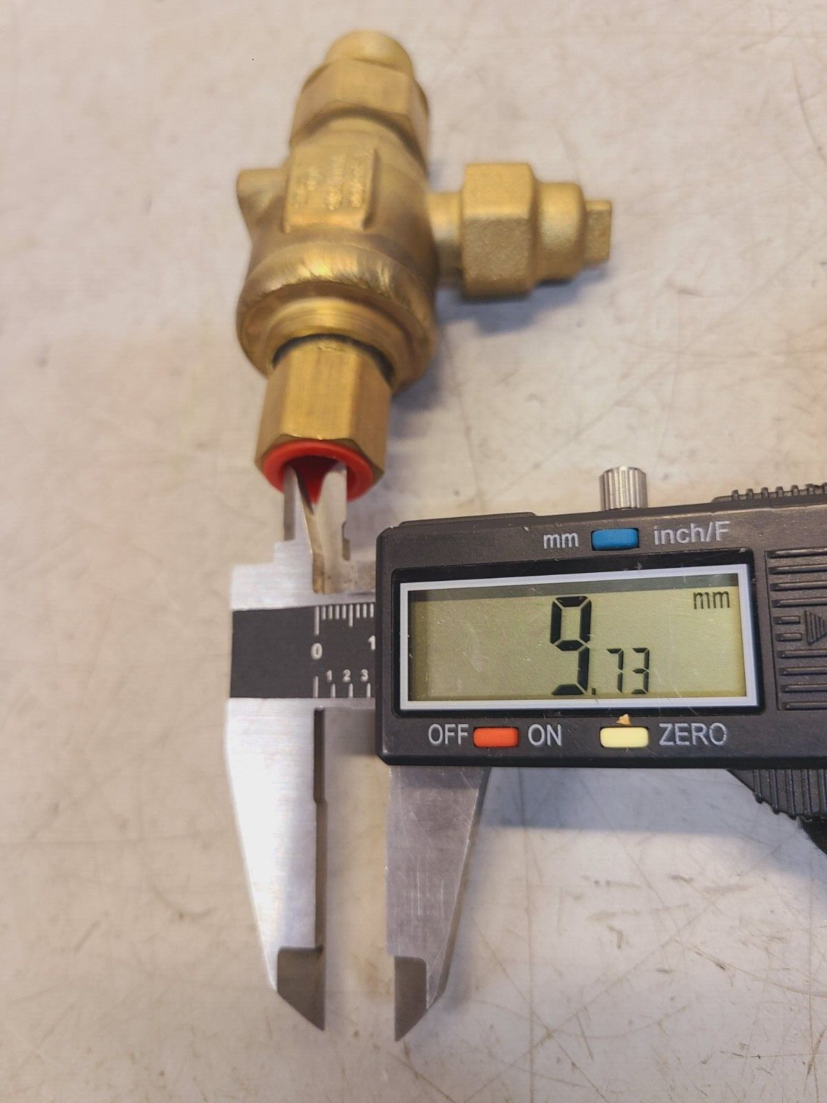 Mueller Straight Through Ball Valve F-36700 | 700 PSIG | 48 BAR