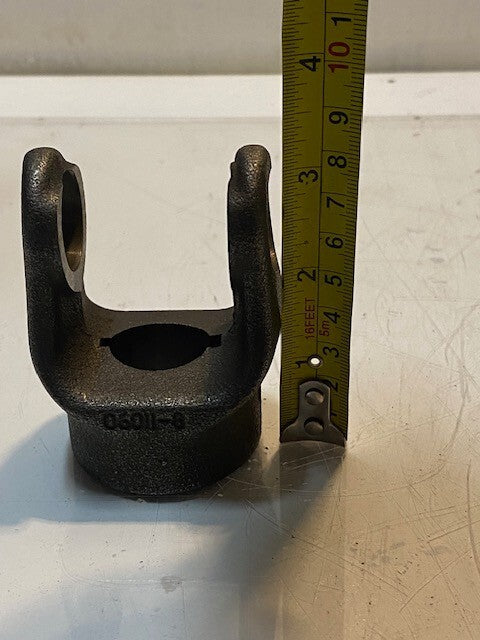 Weasler Yoke 06011-8 | 3-1/4" H 2-1/4" W 2" D 24mm Pin Hole 25mm Bore