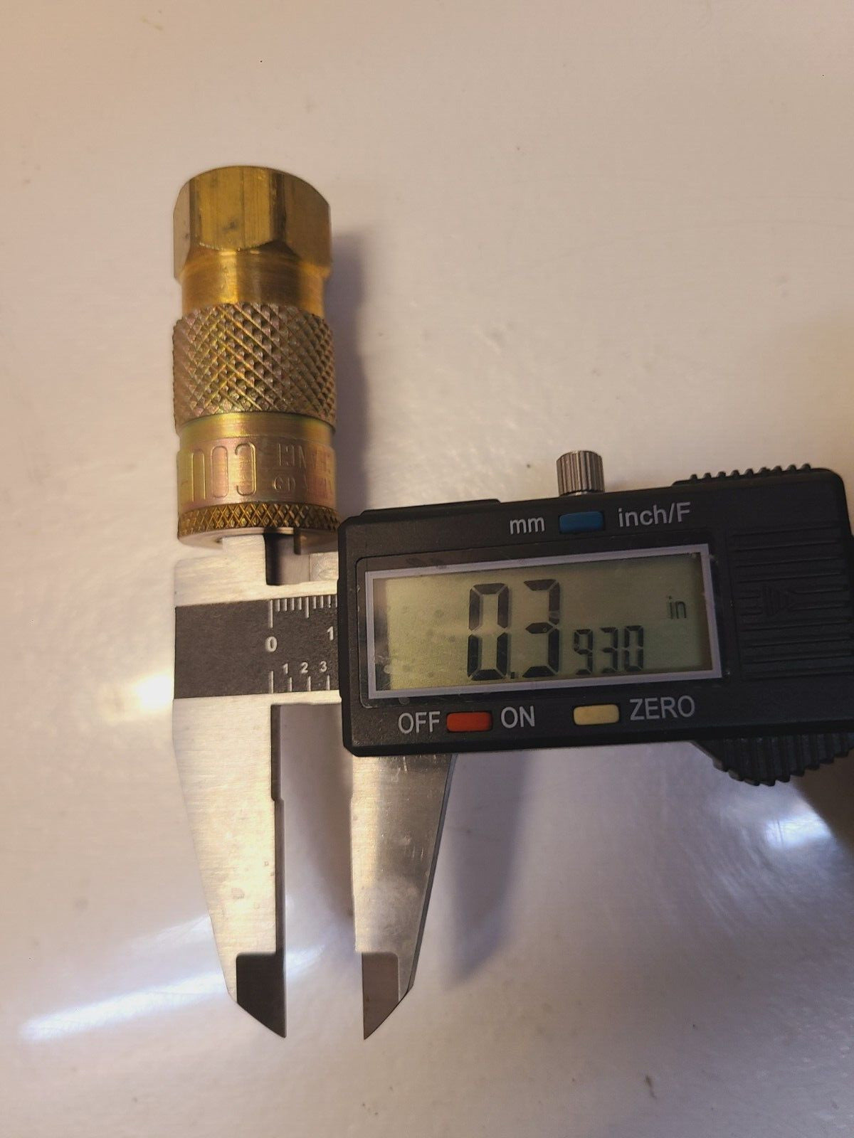 5 Qty. of Milton Kwik Change "T" Style Couplings 3/8" MNPT Brass (5 Qty)